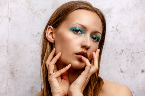 Giornata mondiale del colore: e se osassimo un trucco colorato?